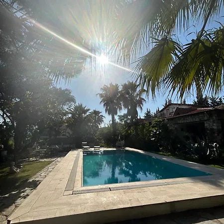 Hotel Bella *