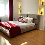Bella Hotel *