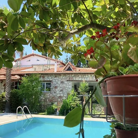 Hotel Bella *